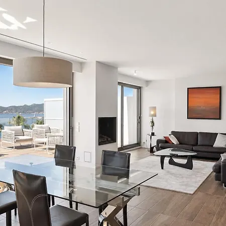 Ref 2081 - Croisette - Sea View For Rent * Cannes