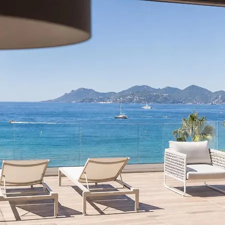 Ref 2081 - Croisette - Sea View For Rent * Cannes